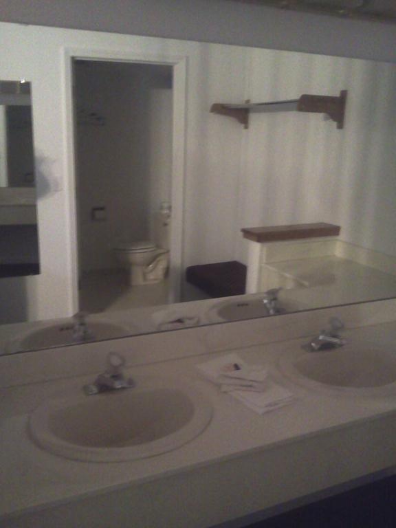 Inn Rodeway 2*