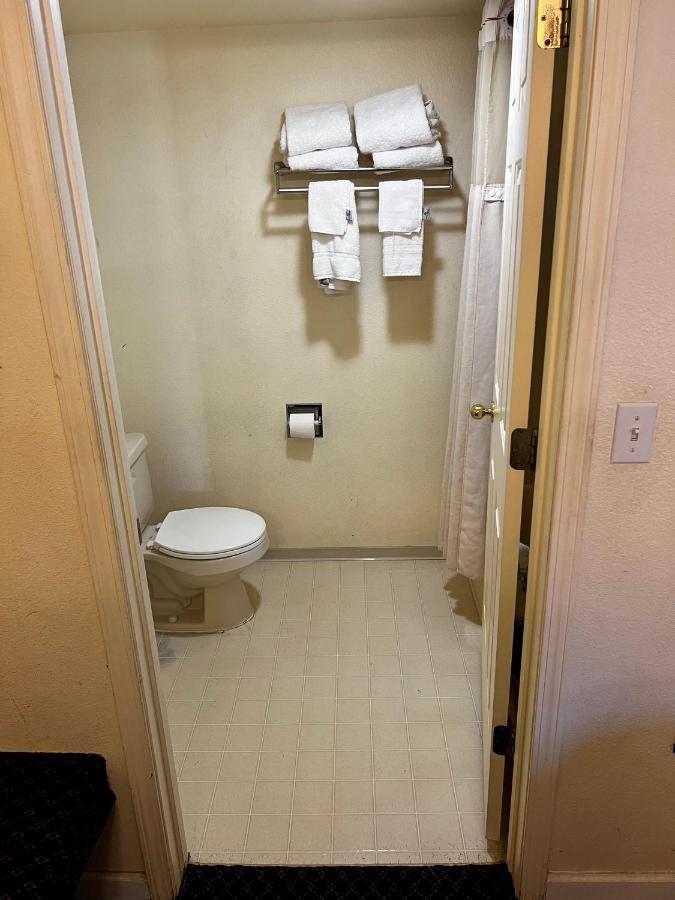 Rodeway Inn 2*